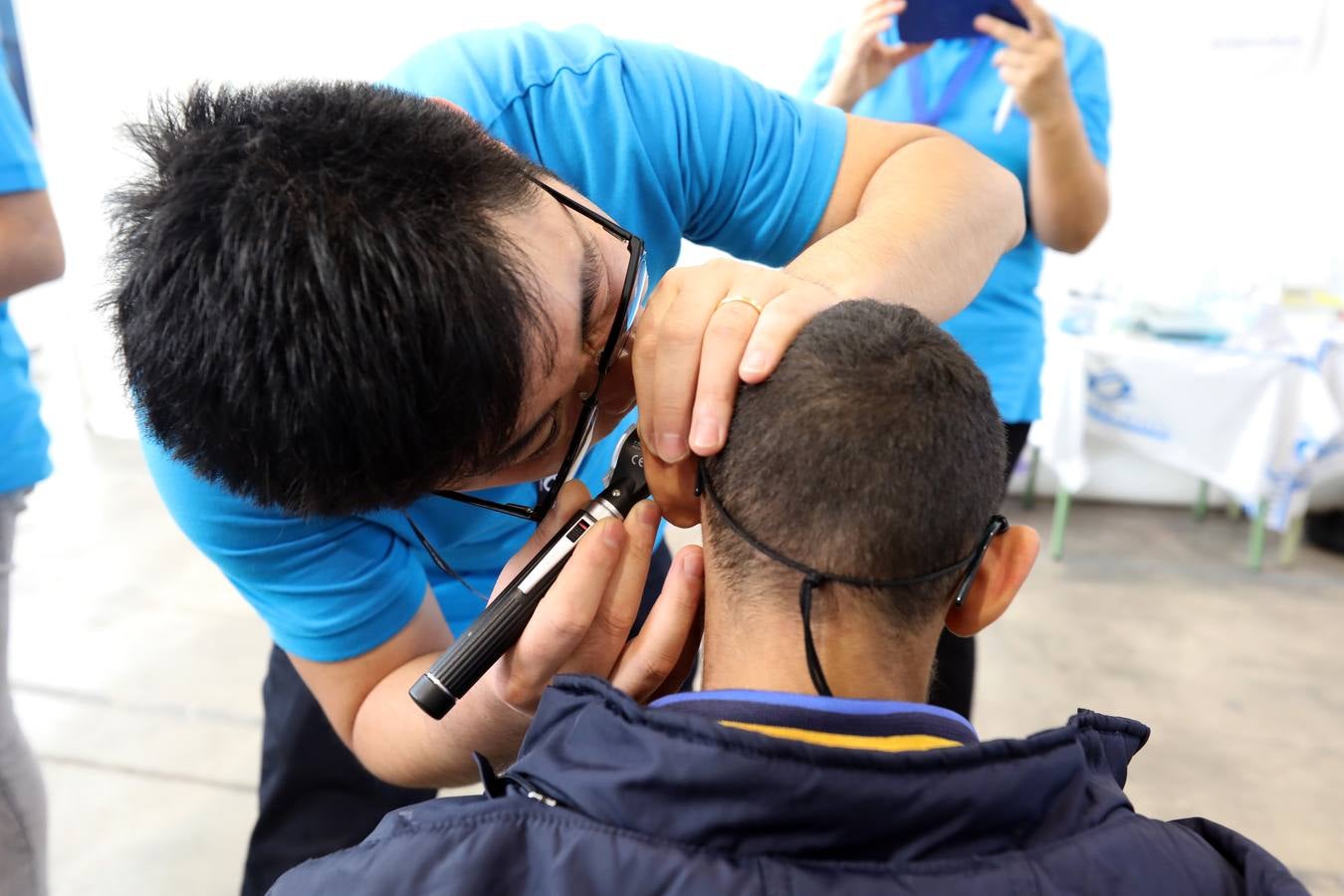 Fotos: Más de 700 personas se revisan la vista gratis en Ifeme