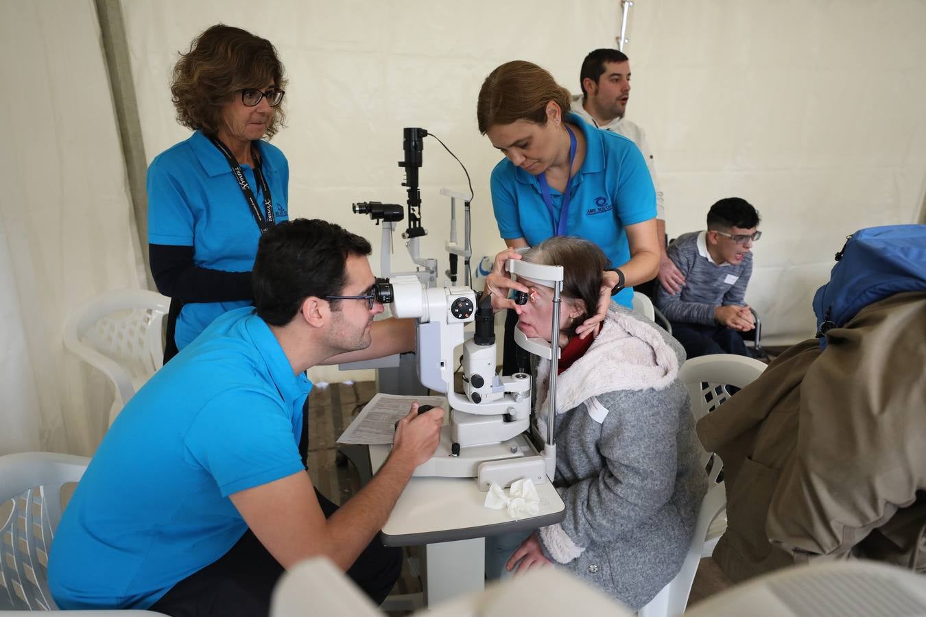 Fotos: Más de 700 personas se revisan la vista gratis en Ifeme