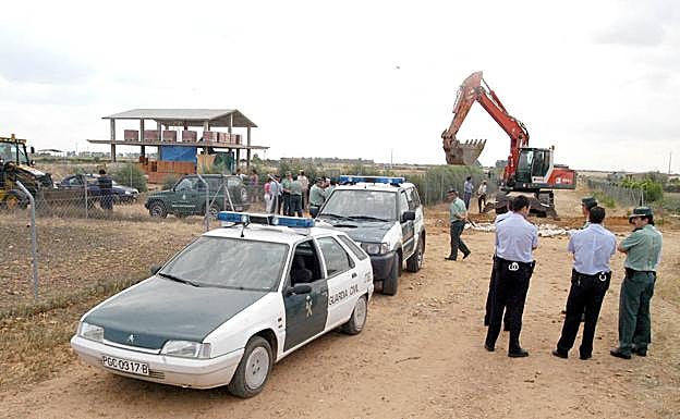 Corte de la canalización de agua en Los Rostros en 2005. :: 