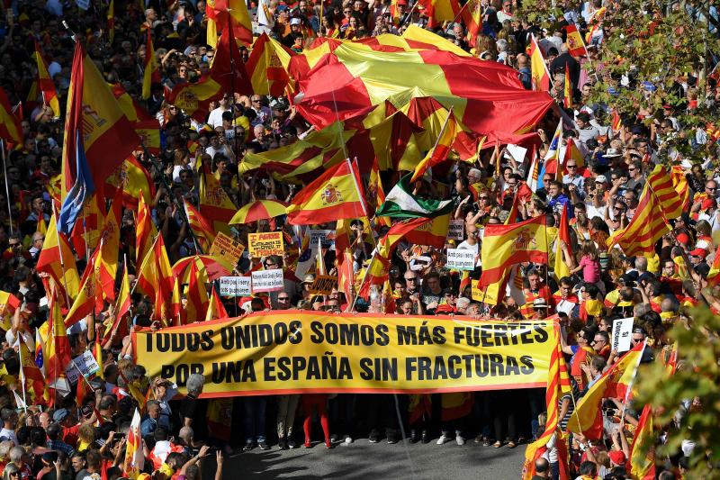 Fotos: Masiva marcha en Barcelona por la unidad de España