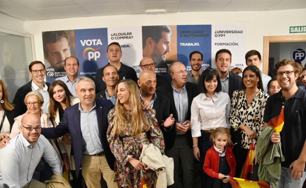 Acto en la sede del PP de Badajoz:: HOY