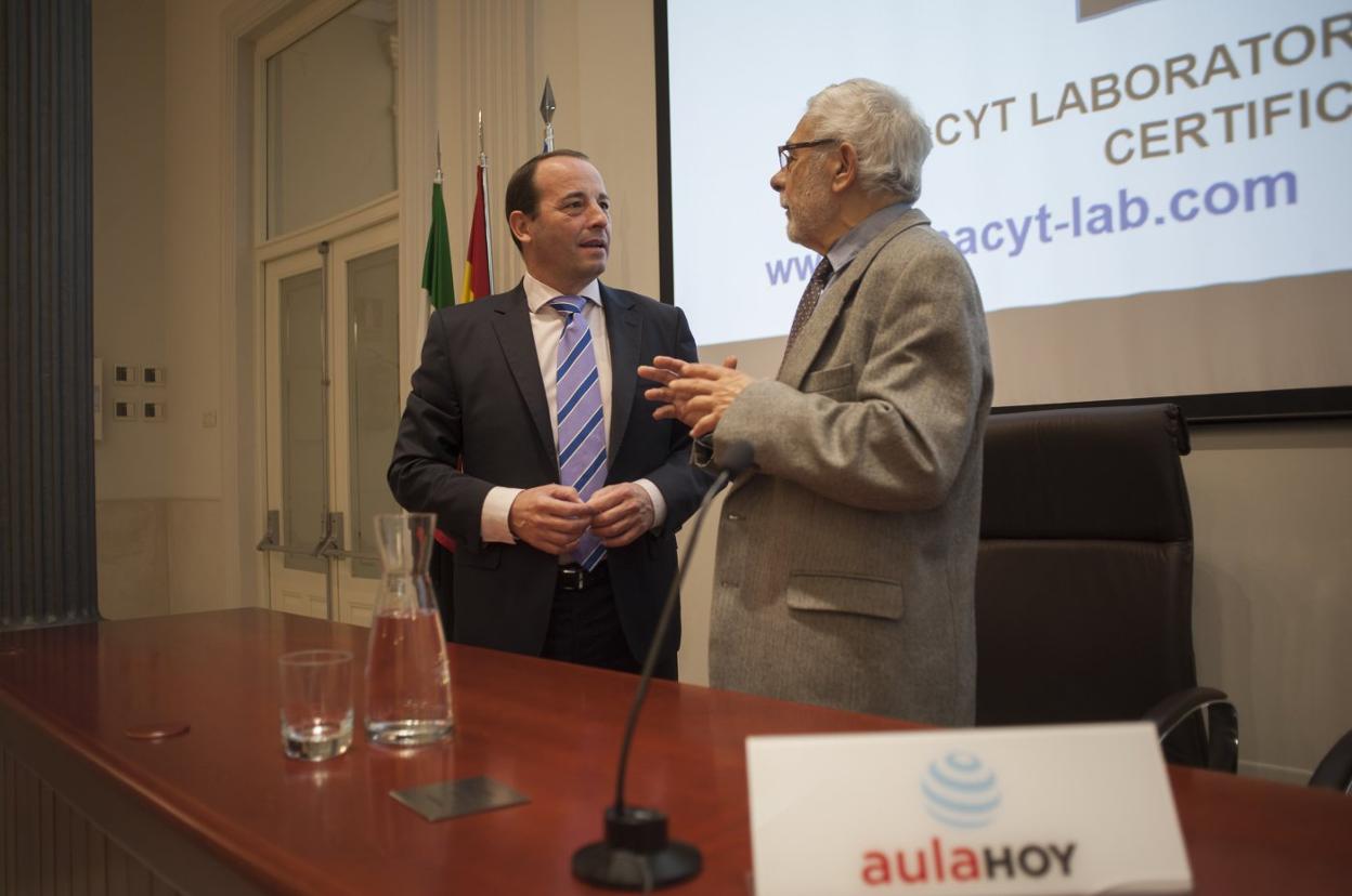 Besada impartió la ponencia del Aula HOY ayer. :: pakopí