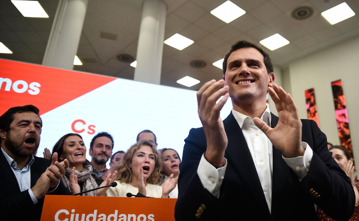 Una estrategia errática ha dejado a Ciudadanos al borde de la extinción