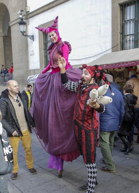 Imagen - Animación con zancudos y bufones en la Plaza Mayor. 