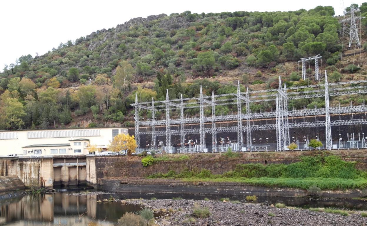 El edificio de la central hidroeléctrica gestionada por Endesa. 