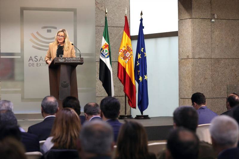 Extremadura ha invitado este lunes a combatir la violencia de género como una «cuestión de Estado» y ha recalcado que no es tiempo «de miedos ni de pasos atrás».