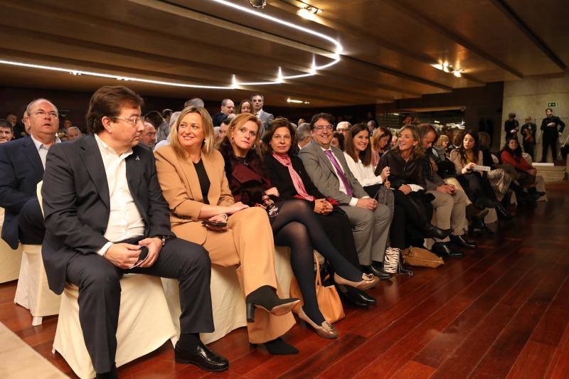 Extremadura ha invitado este lunes a combatir la violencia de género como una «cuestión de Estado» y ha recalcado que no es tiempo «de miedos ni de pasos atrás».