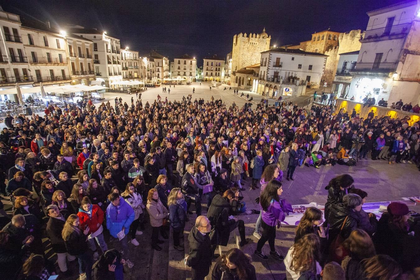 Manifestación contra la violencia de género en Cáceres