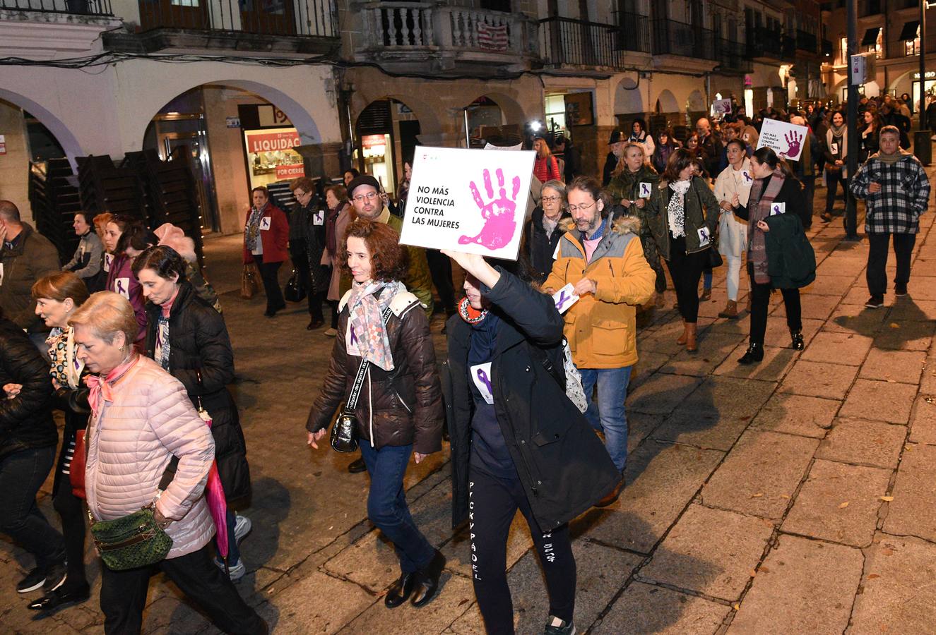 Manifestación contra la violencia de género en Plasencia