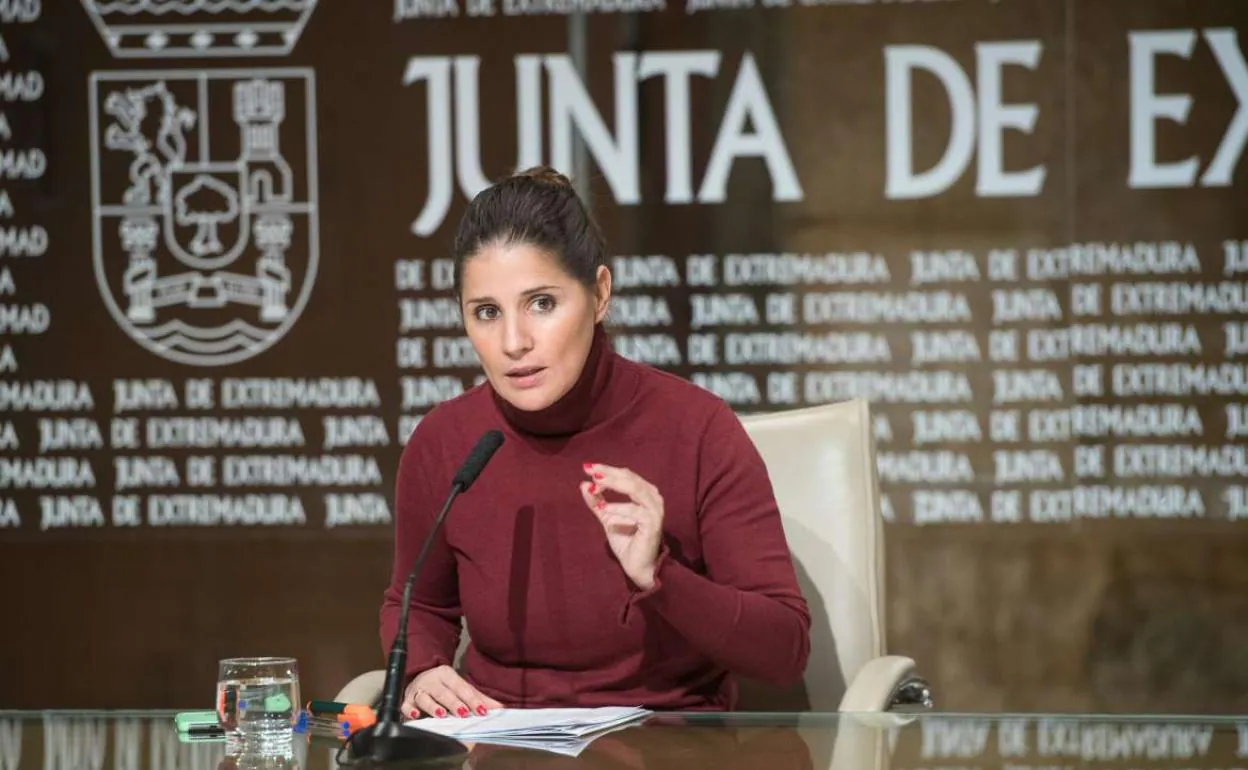 Isabel Gil Rosiña ha hecho público el nombramiento tras ser aprobado en el Consejo de Gobierno de la Junta:. HOY