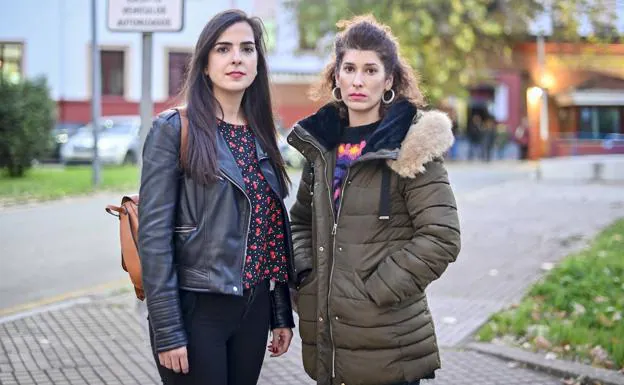 Beatriz y Estefanía volvieron este martes a la Jefatura de Policía para ampliar la denuncia. 