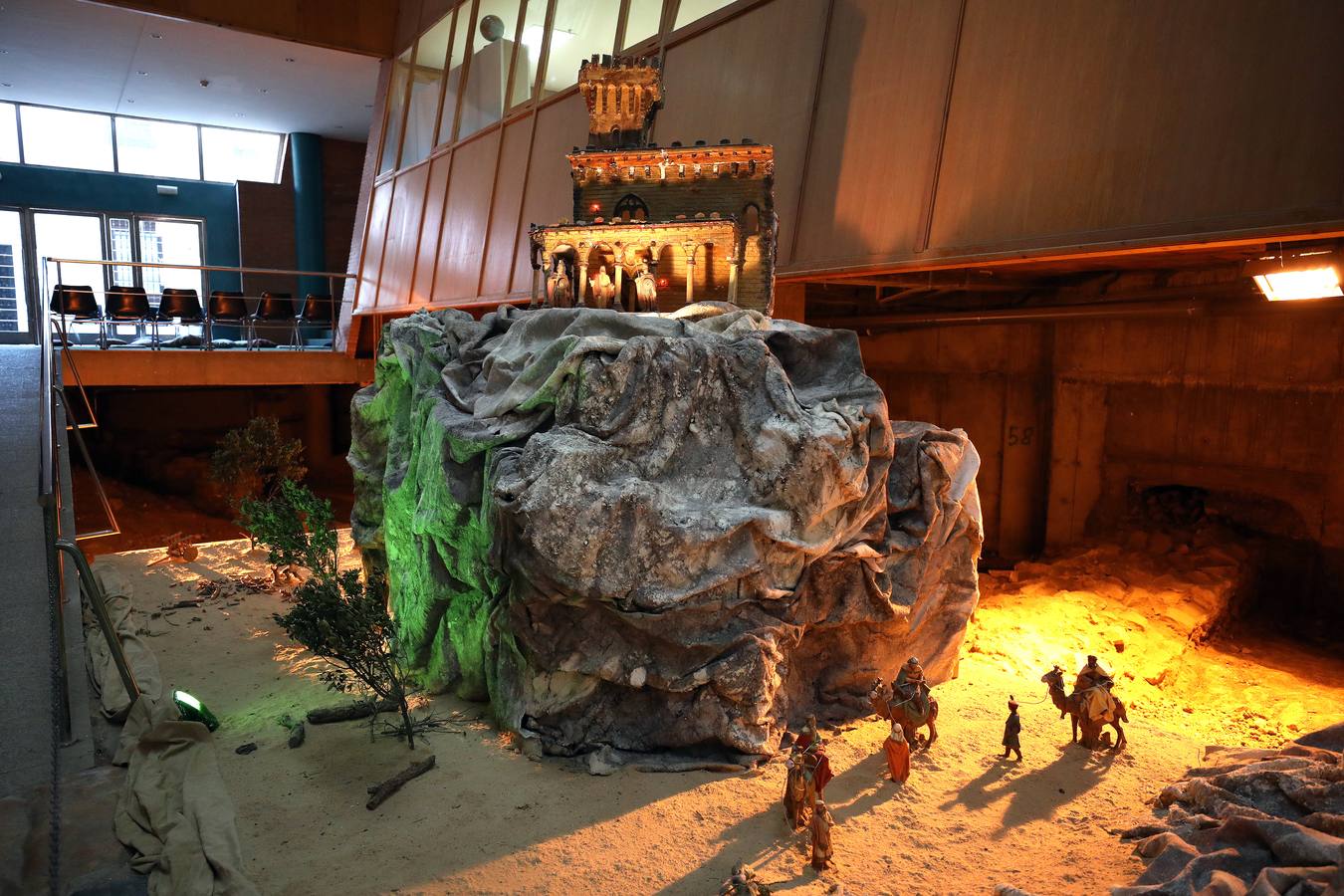 Fotos: El Belén municipal de Mérida ocupa 140 metros y tiene 240 figuras