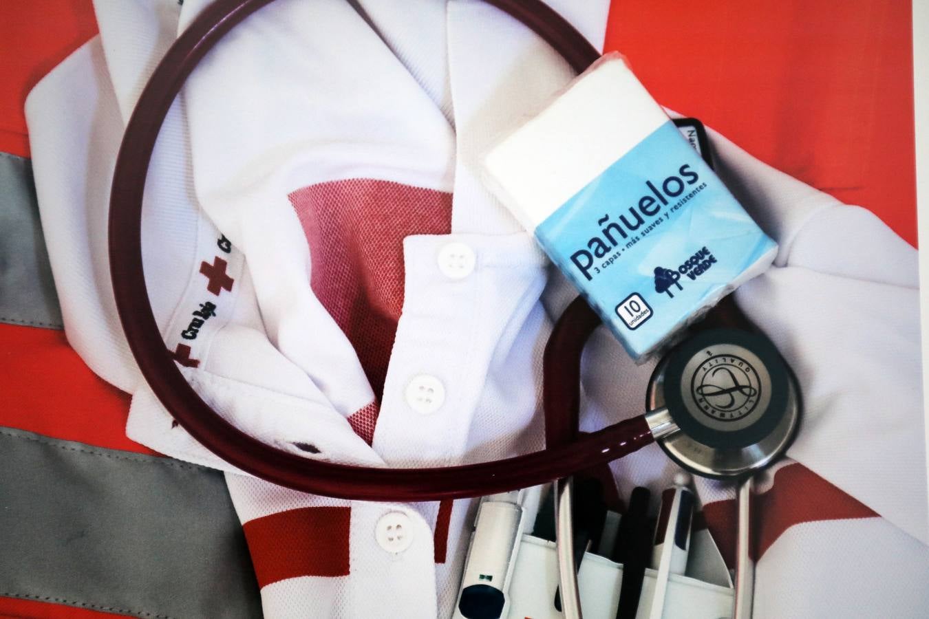 Fotos: El patio de la Asamblea de Extremadura acoge la exposición &#039;La revelación de la empatía&#039;