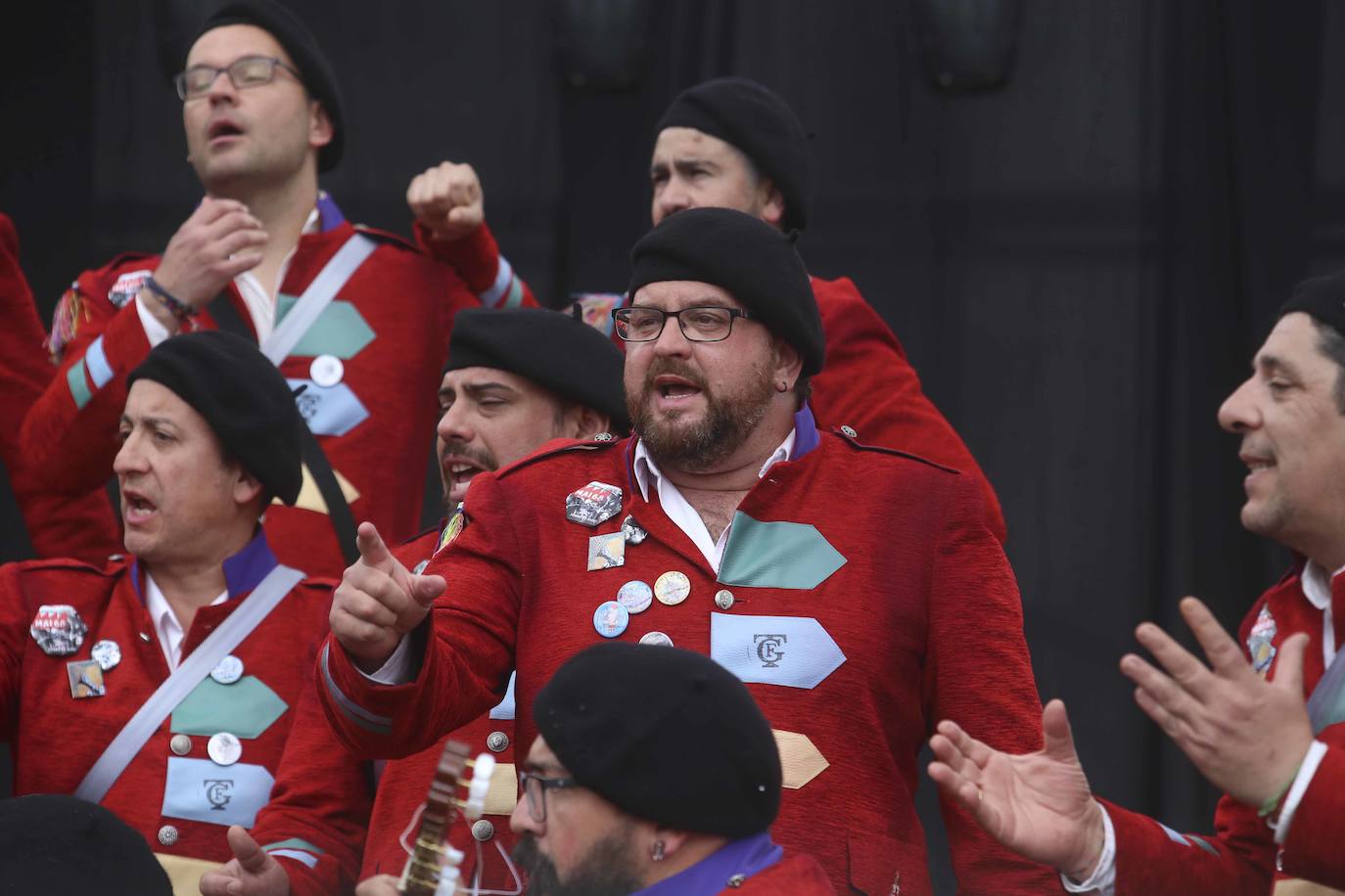 El alcalde de Mérida, Antonio Rodríguez Osuna, es muy carnavalero. Está en un coro y ha ido a competir a Cádiz. 