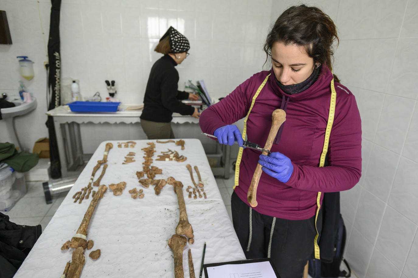 Celia Chaves en el laboratorio.