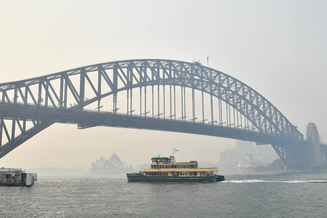 Fotos: El humo y la neblina de los incendios en Nueva Gales del Sur se cierne sobre Sydney
