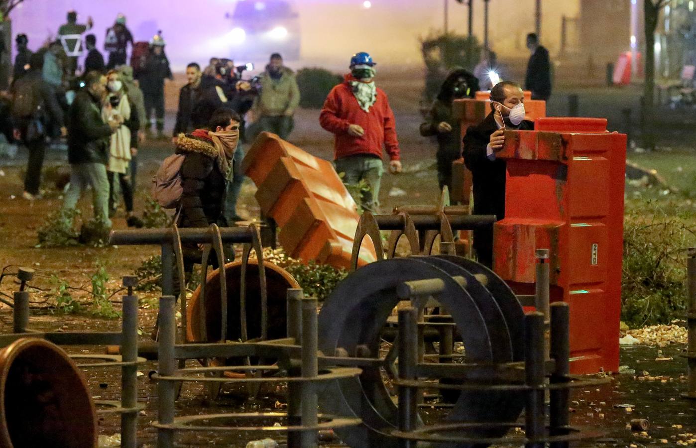 Fotos: Enfrentamientos entre policías y manifestantes en Beirut