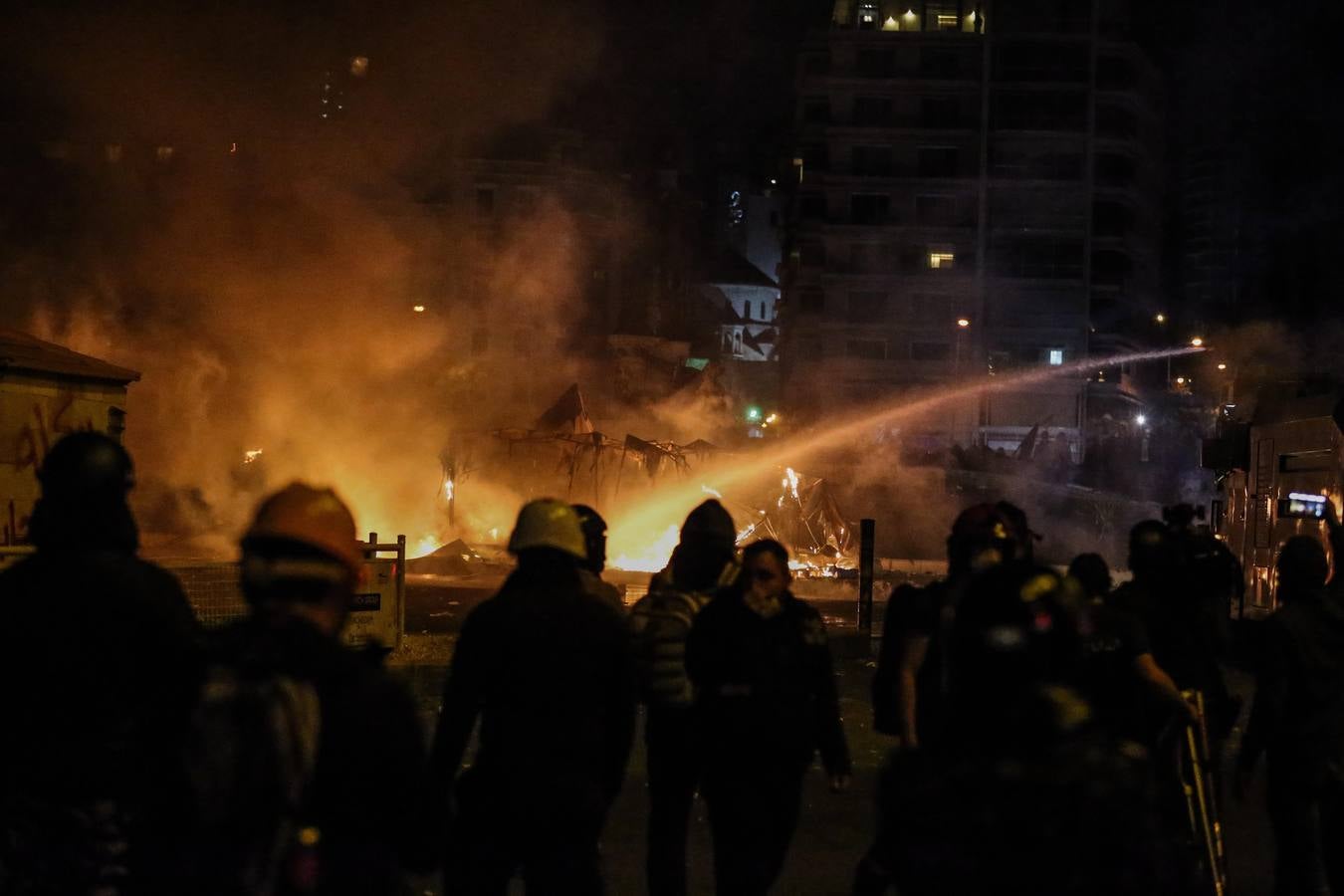 Fotos: Enfrentamientos entre policías y manifestantes en Beirut