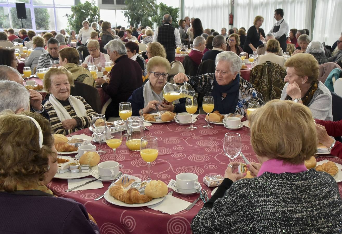 Fotos: Desayuno Navideño de Mayores en el Hotel Río