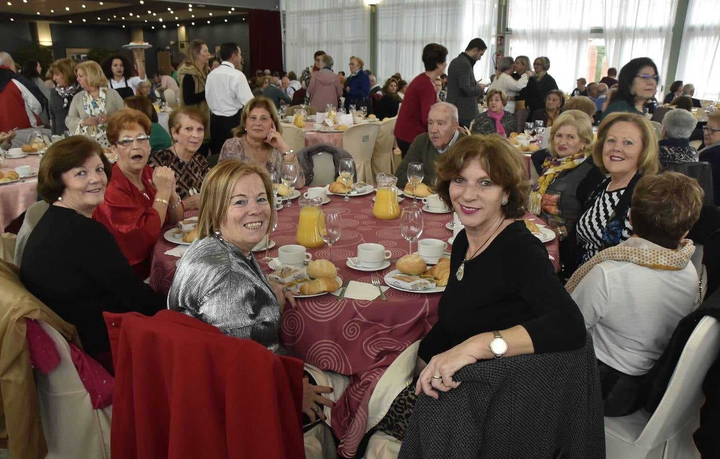 Fotos: Desayuno Navideño de Mayores en el Hotel Río