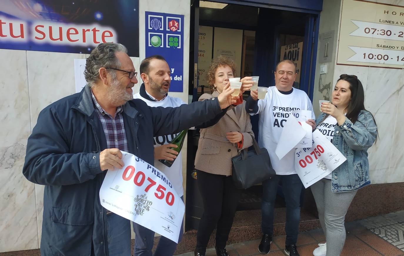 Jorge Sánchez ha vendido en Cáceres un décimo del segundo premio de la Lotería de Navidad, premiado con 500.000 euros