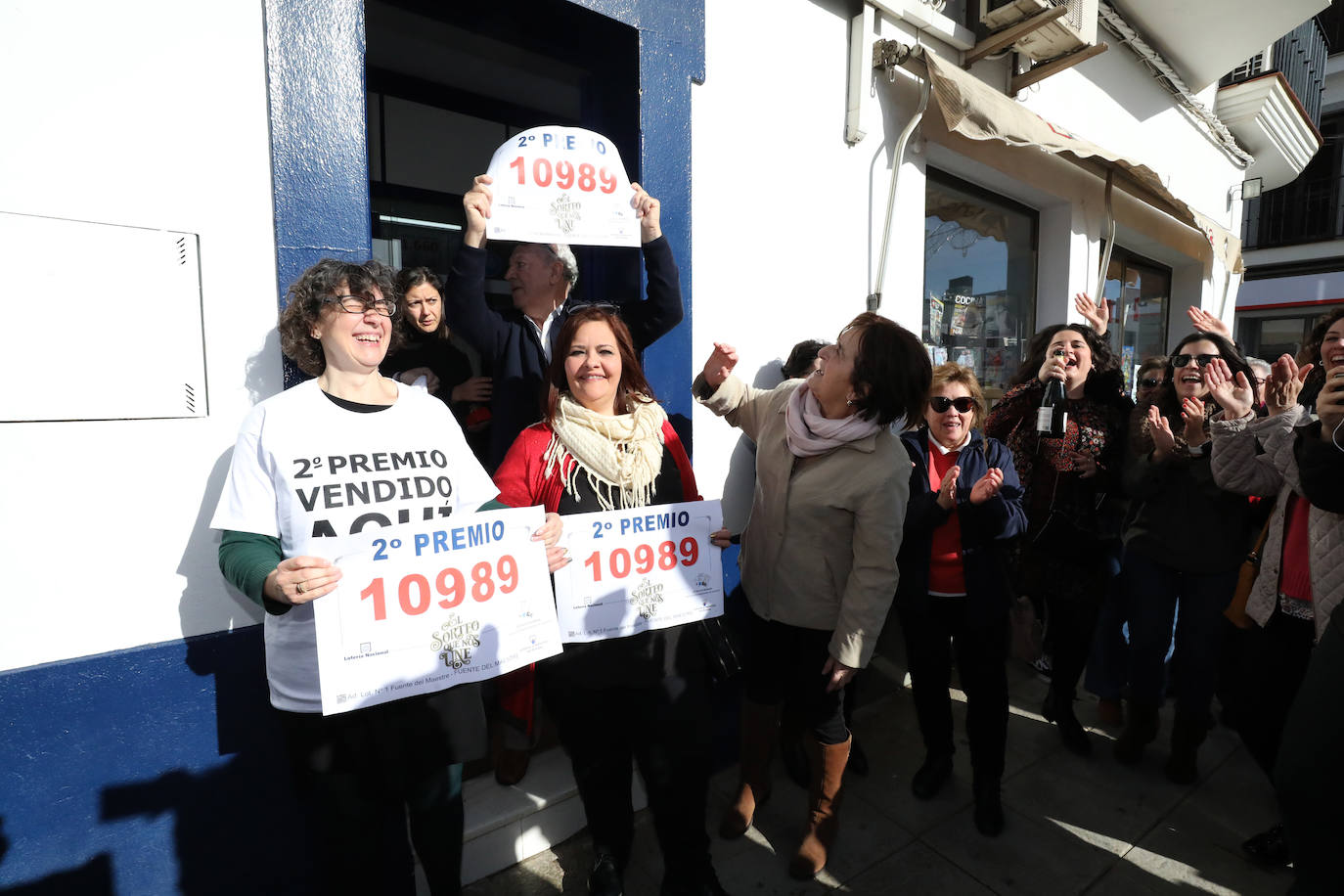 Los agraciados de Fuente del Maestre celebran el premio