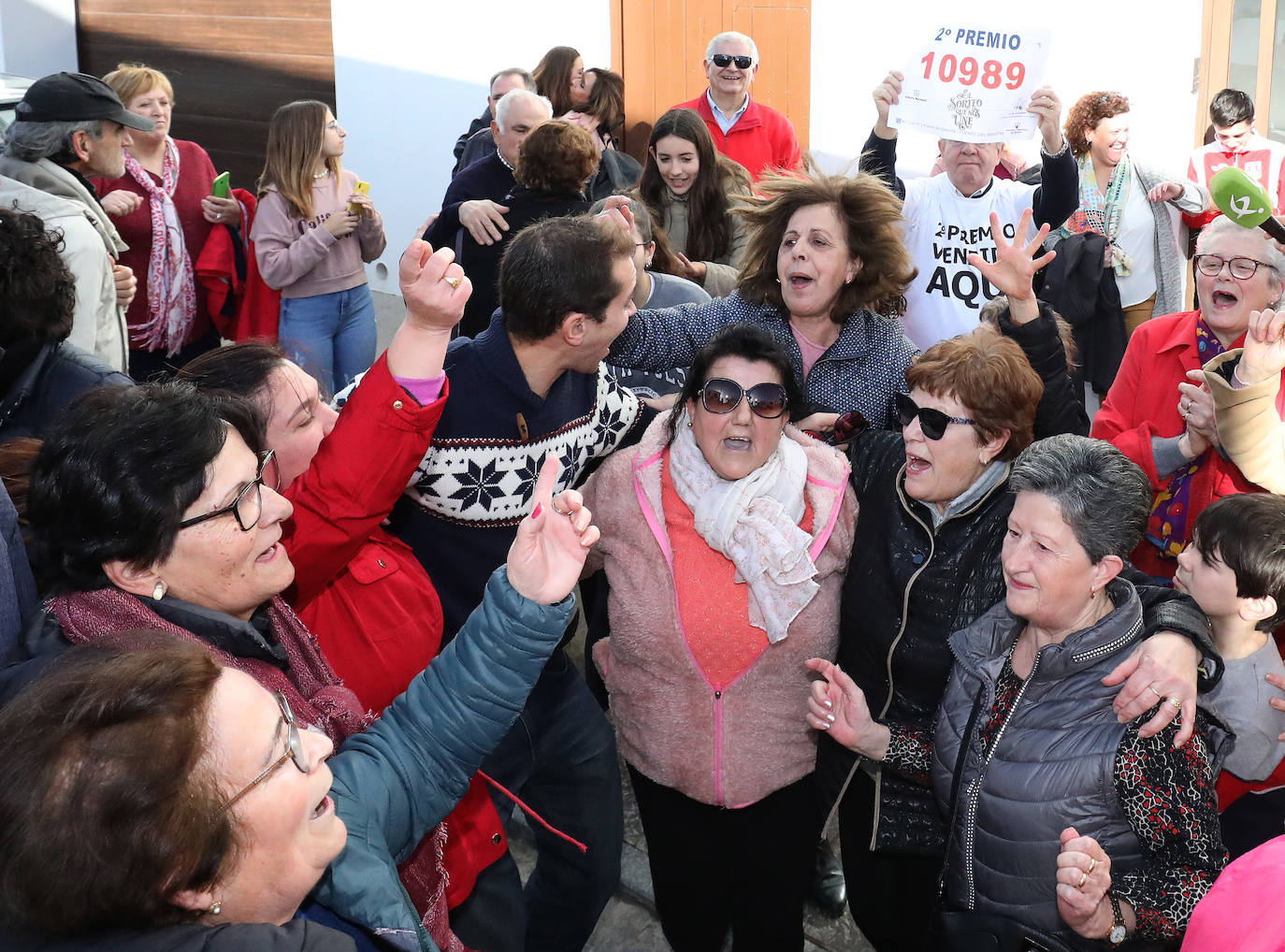 Los agraciados de Fuente del Maestre celebran el premio