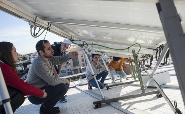 Pablo Cacereño es uno de los profesores del ciclo de FP de Eficiencia Energética.: PAKOPÍ