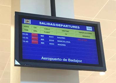 Imagen secundaria 1 - Más de seis horas de retraso en los vuelos entre Badajoz y Madrid