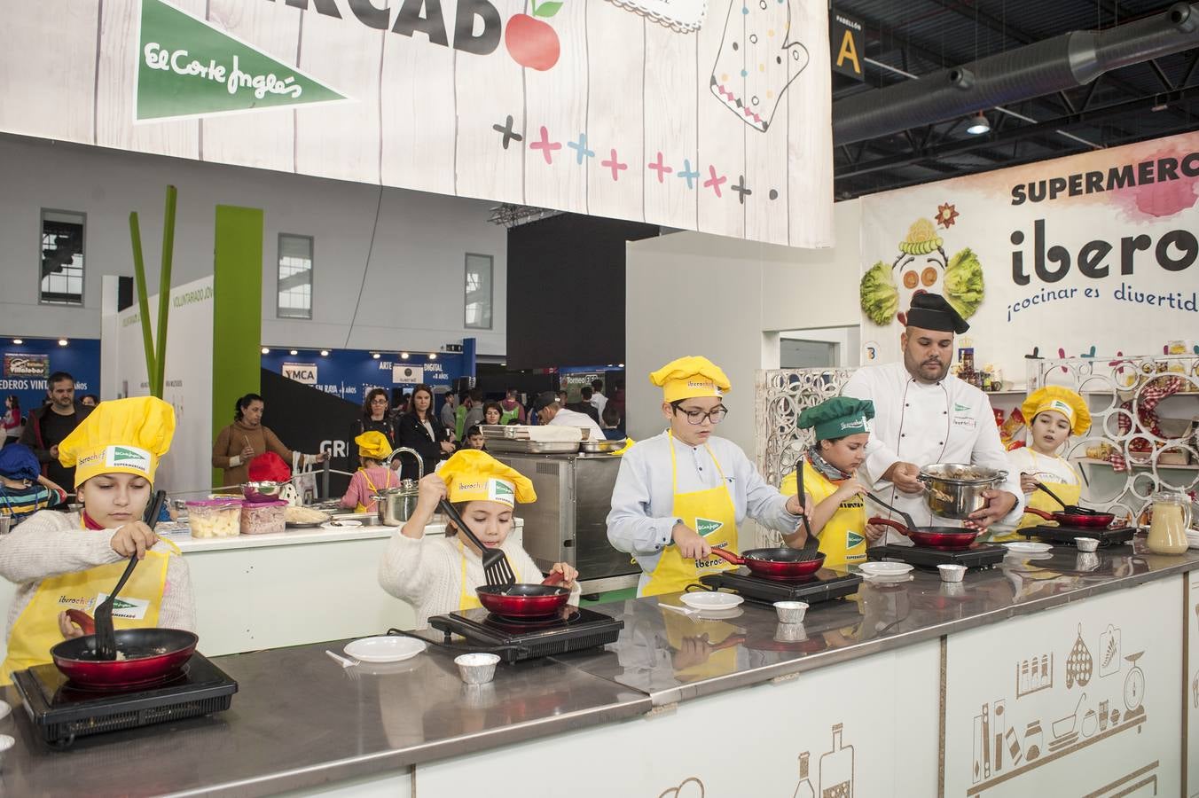 Fotos: La feria de la juventud Iberocio de Badajoz llega con novedades como un área de voluntariado o un pasaje del terror