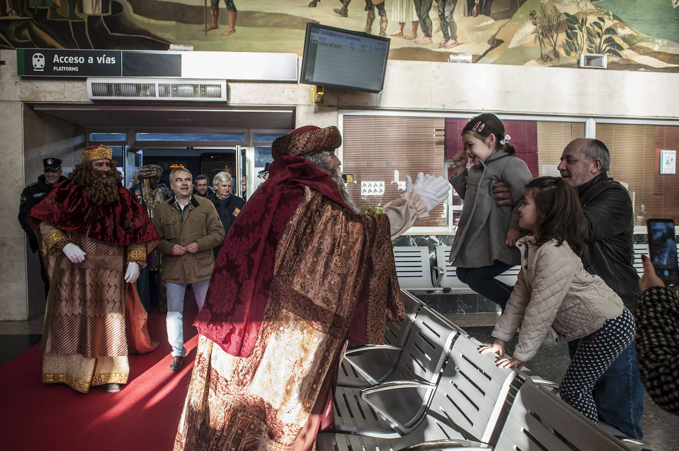 Fotos: Los Reyes Magos llenan de ilusión Badajoz