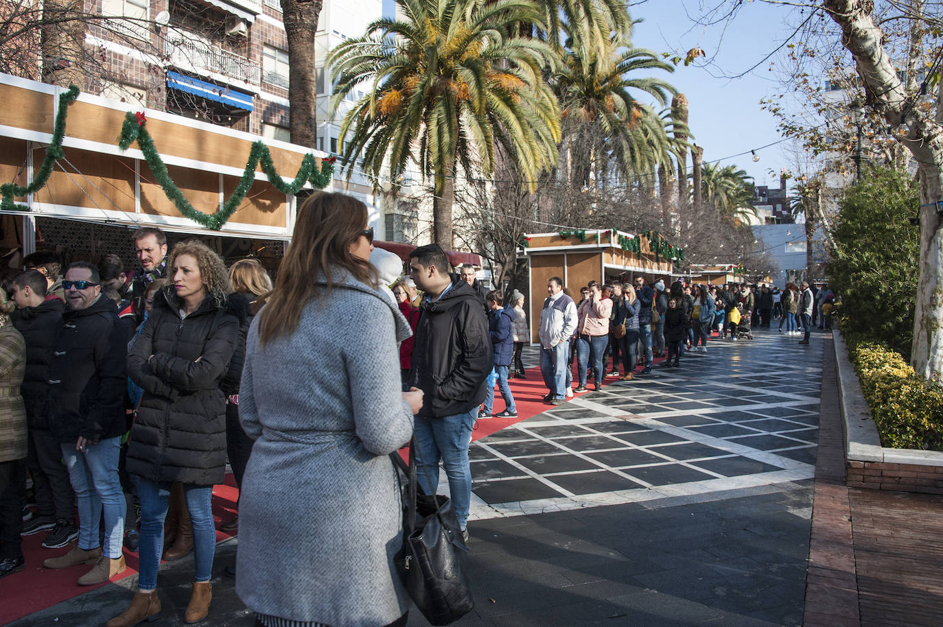 Fotos: Un roscón de premio con largas colas en Badajoz