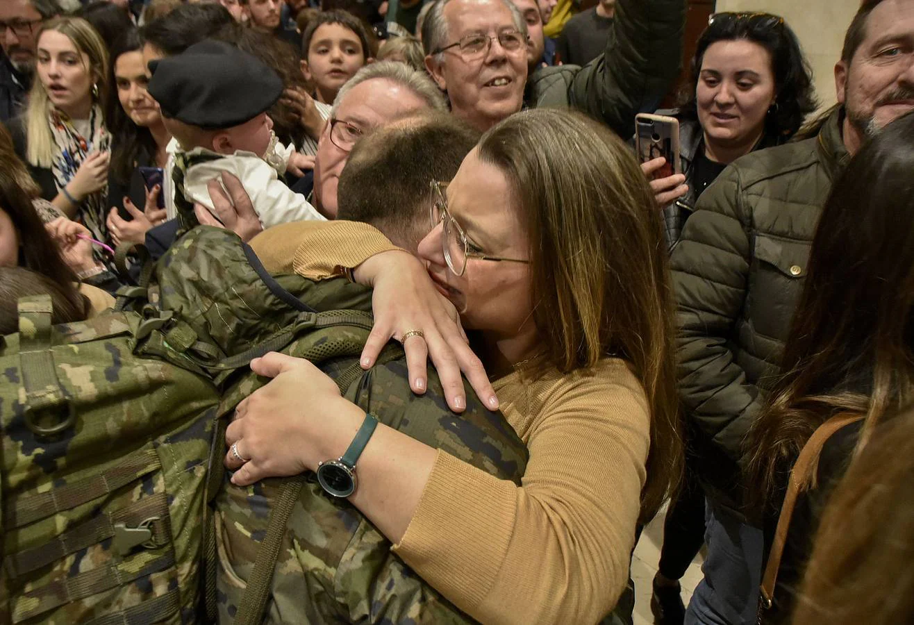 Fotos: Regresa Badajoz el primer contingente de militares extremeños desplegados en Letonia