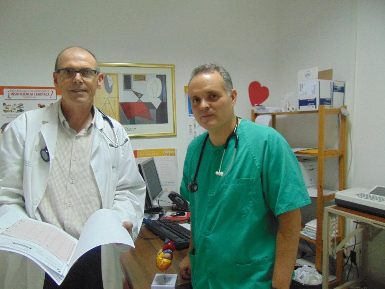 Los cardiólogos Hilario Badiola Villa y Miguel González Lara. :: HOY