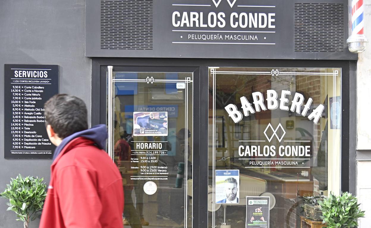 El tercer robo fue cometido en esta barbería de la avenida Fernando Calzadilla. :: 