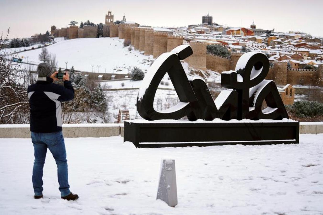 Ávila, cubierta por la nieve. 