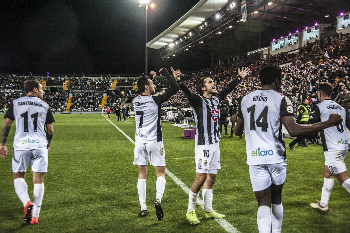 13.000 espectadores disfrutaron de la victoria del CD Badajoz ante el Eibar