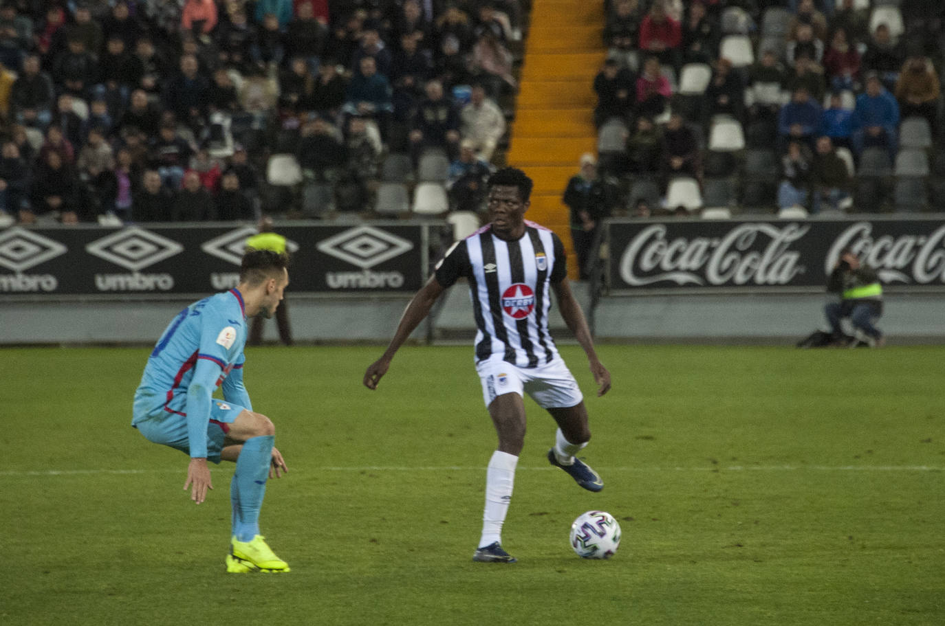 13.000 espectadores disfrutaron de la victoria del CD Badajoz ante el Eibar