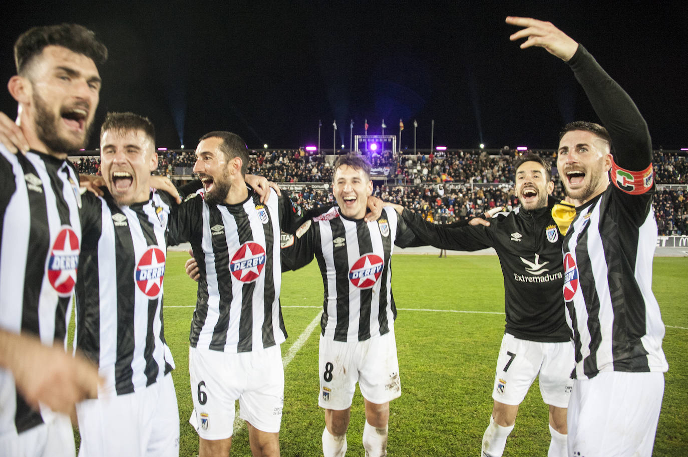 13.000 espectadores disfrutaron de la victoria del CD Badajoz ante el Eibar