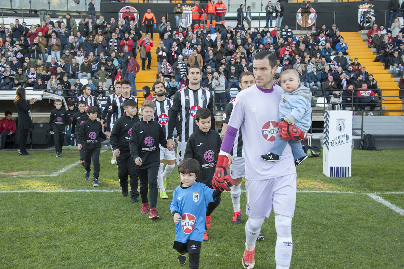 Fotos: Las mejores imágenes del CD Badajoz-Cádiz