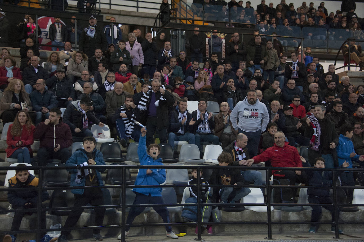 Fotos: Las mejores imágenes del CD Badajoz-Cádiz