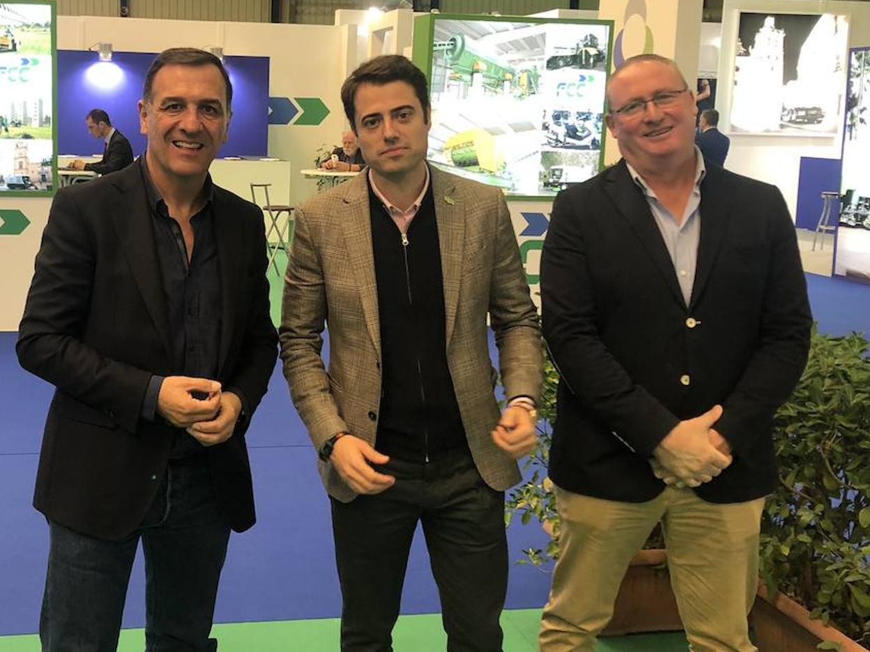 Juan Antonio Morales (asesor), Vélez (edil) y Pozo (secretario) forman el grupo municipal de Vox. :: hoy