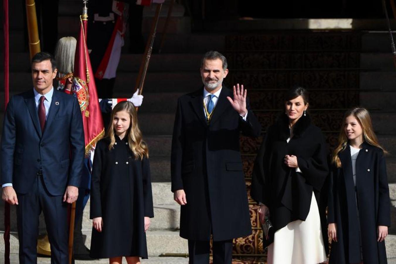 La Familia Real posa junto a Pedro Sánchez