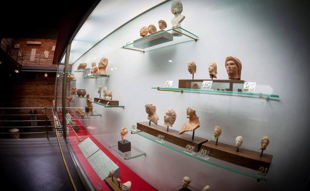 Las leyes de colegios profesionales y de museos siguen trámite parlamentario