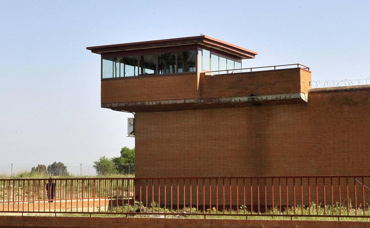 Detenido cuando intentaba introducir droga en la prisión de Badajoz