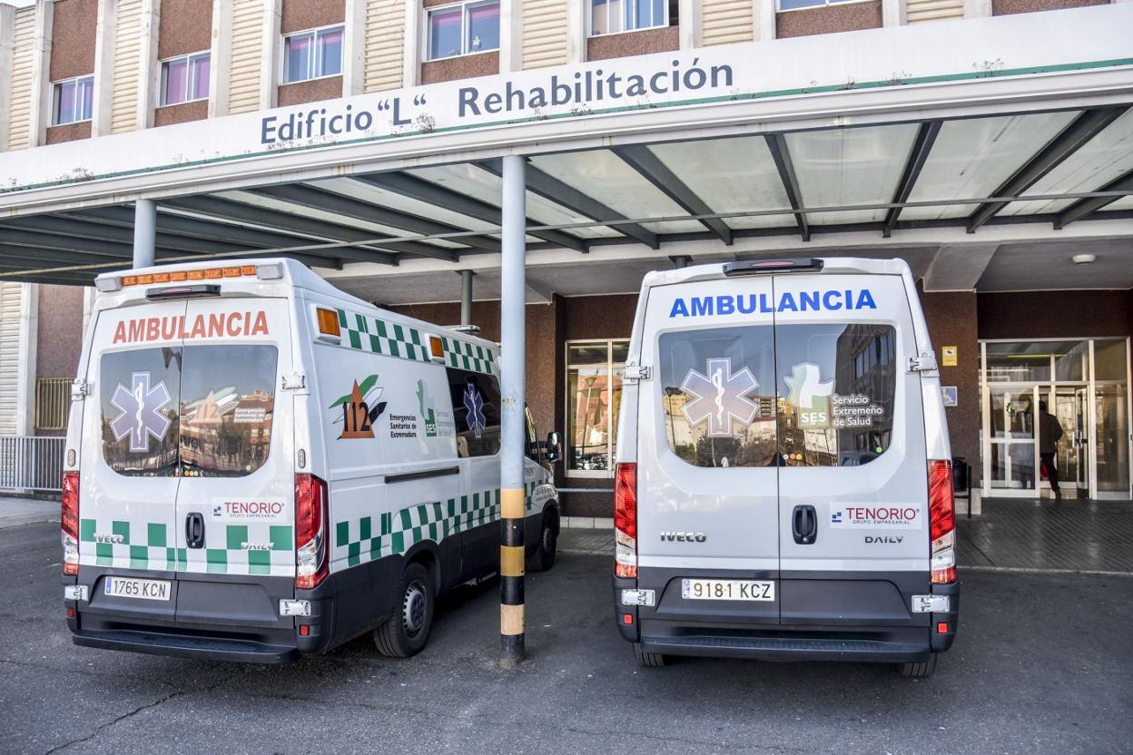 Vehículos de Ambulancias Tenorio, empresa encargada del transporte terrestre sanitario. hoy