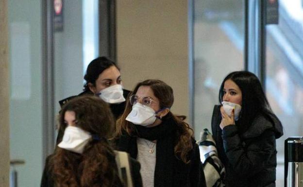 Dos docentes, un camionero y un estudiante, los positivos extremeños por coronavirus