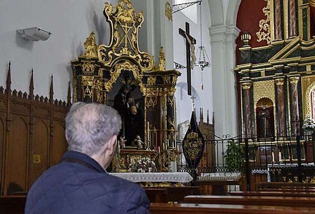 La Iglesia pide no besar las imágenes para evitar contagios por coronavirus