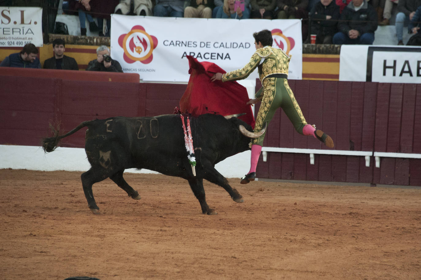 Fotos: Novillada, primera de abono de la Feria de Olivenza