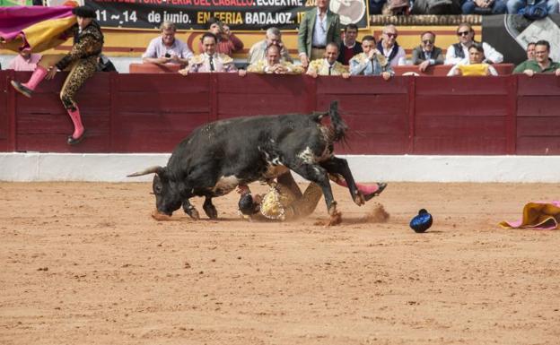 Susto del extremeño Emilio de Justo en Olivenza